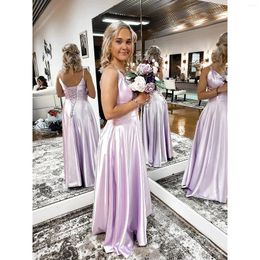 Feestjurken Sweet Designer V Neck High Slit Floor Lengte Bridesmeisje Jurk 2024 A Line Wedding Banket Satin Birthday Evening