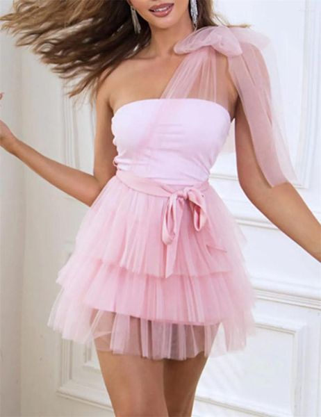 Robes de soirée Sweet Mini Homecoming Short Holiday Wear Une épaule Bow sans manches Pure Color Tiered Tulle Ruffles Custom Made