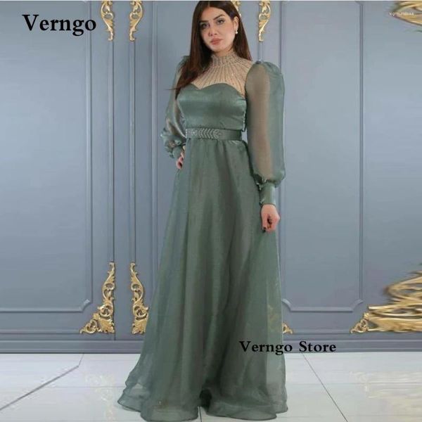 Robes de fête Verngo Dubai Arabes Femmes Une ligne en soirée High Neck perle Pouffle des manches longues armée Green Silk Organza Modest Robes de bal