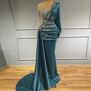 Robes de soirée Verngo bleu royal satin perles manches longues robes de soirée avec train détachable col en V Dubaï femmes luxe robes de bal formelles 230204