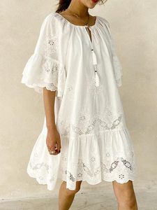 Robes de soirée blanc Mini robe femmes Boho plage dames été dentelle évider femme en vrac élégant Up Vestido Mujer