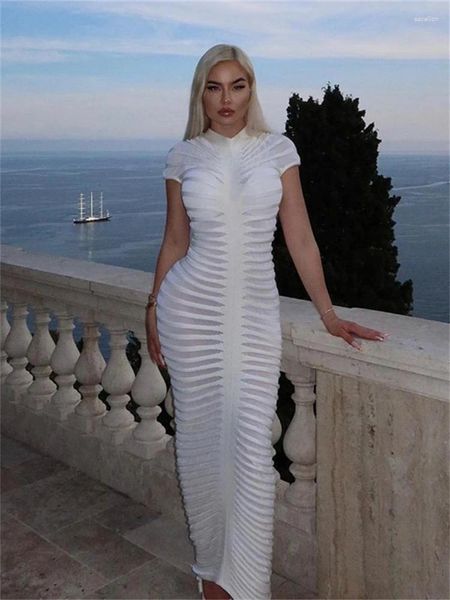 Robes de fête wlwxr sexy blanc transparent bodycon maxi robe printemps tenues pour femmes 2024 manches courtes plissées longues vacances décontractées