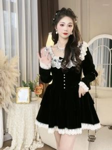 Feestjurken vrouwen zwarte a-line mini jurk 2024 herfst winter elegant kanten patchwork lange mouw vrouwelijk Koreaans fluwelen prom