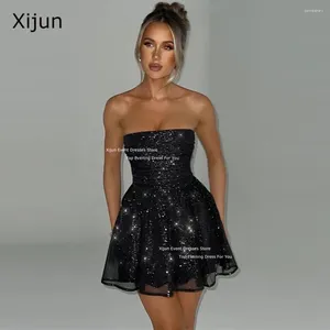 Robes de fête Xijun Black Prom Black Mini sexy Sparkly Cocktail Robe Club Formel A-Line Robes de soirée pour les femmes Backless 2024