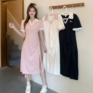 Feestjurken yuqi zomer losse jurk voor dames polo kraag mouwloze hoge taille side spleet colorblock midi vrouwelijke kleding 2024
