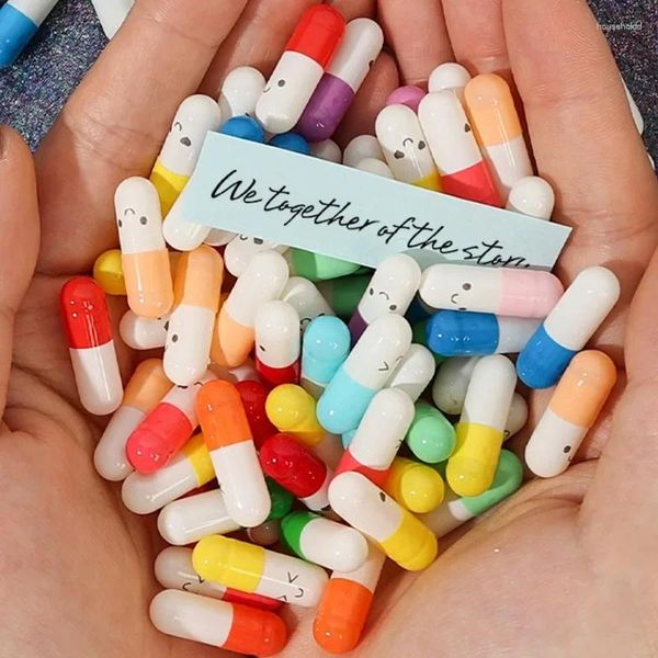 Party Favor 100pcs Capsules de message Lettre d'amour Pilule de couleur avec rouleau de papier Notes Bouteille de souhait Pilules DIY Anniversaire Cadeau de Saint-Valentin