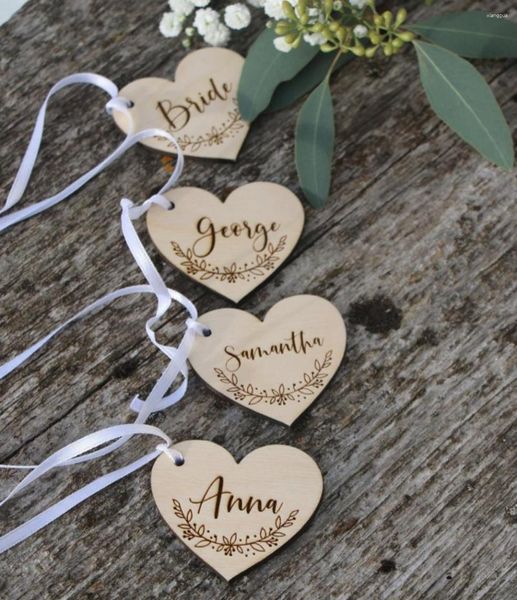 Party Favor 10 pièces coeurs en bois personnalisés étiquette de coeur personnalisée faveurs Table de mariage nom lieu réglage de la carte