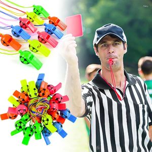 Party Favor 10pieces Mini Football en plastique Whistle Boys and Girls Birthday Gifts Sports Thème Supplies Blue Green Red Orange