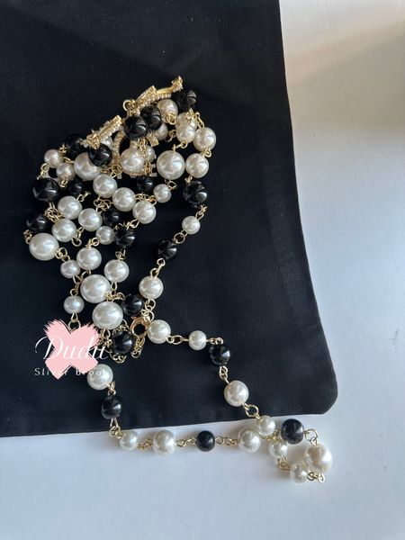 Party Favor 110cm 43.3 pouces Collier de perle noire et blanc mélangée Perle de mode classique 3 Double-C avec mariage Bridesmaid Gift Pull Chain