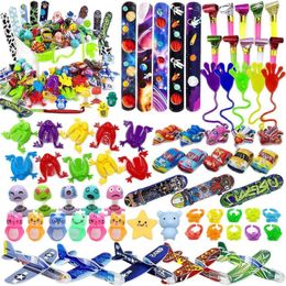 Party Favor 120 pièces assortiment de jouets récompenses de classe jouets en vrac anniversaire Goodie sac boîte de remplissage cadeaux pour garçons et filles