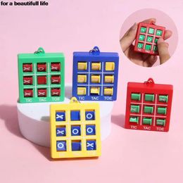 Party Favor 1pc Mini Échiquier Jeu de Cerveau Tic Tac Toe Jouets Porte-clés Pour Enfants Faveurs D'anniversaire Pinata Remplisseurs Goodie Sac