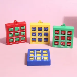 Party Favor 1pc Mini intérêt Tic-tac-toe jeu porte-clés pendentif Puzzle décompresser XO Spin échecs jouets pour enfants