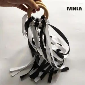 Party Favor 20/10pcs/Lot Black and White Wood Ribbon Ring Toy -Ribbon Hand Kites- Waldorf speelgoed- Een kortingspakket