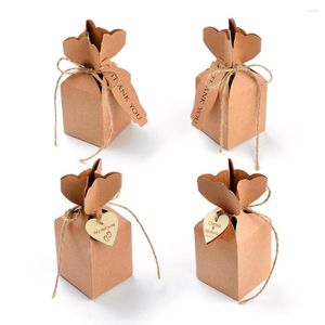 Party Gunst 20/50/100 stuks gepersonaliseerde bruiloftsartikelen Brown Paper Candy Boxes Verjaardag jubileum Custom Bags