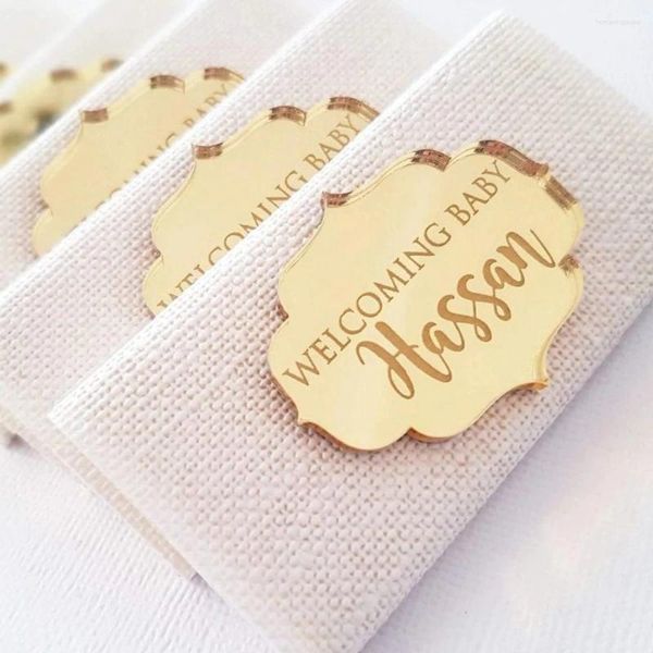 Party Favor 20/50 / 100pcs Tags personnalisés Baby Baptême Gravé Nom de la carte de table Première communion Sainte Communinage Engagement Mariage