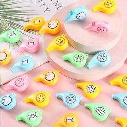 Party Favor 20pcs Cartoon Sport Whistle Toys Plastic For Kids Favors Birthday Favors Treat des cadeaux invités Récompense Goodie remplissements