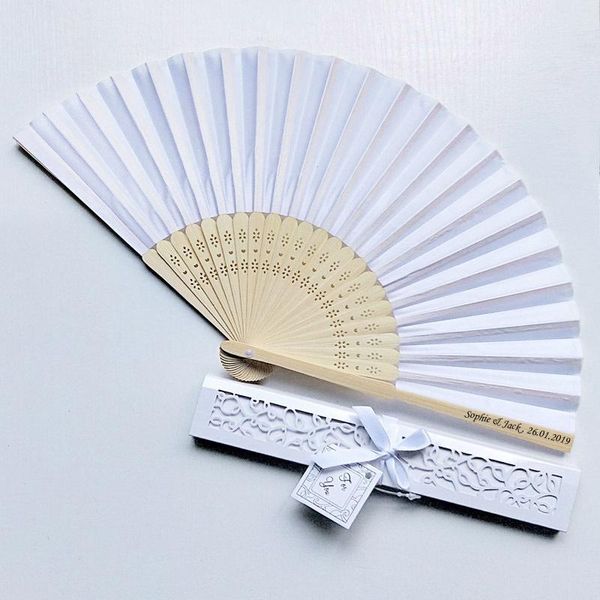 Party Favor 30 Pcs Personnalisé Gravé Luxueux Éventail Pliant En Soie Dans Une Boîte Cadeau Élégante Découpée Au Laser + Cadeaux De Fête / Cadeaux De Mariage + Impression