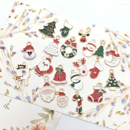 Party Favor 30pcs Christmas Santa Tree Bracelet Pendants For Kids Girls Xmas Accessories Favors Merry Small Gift Ideas