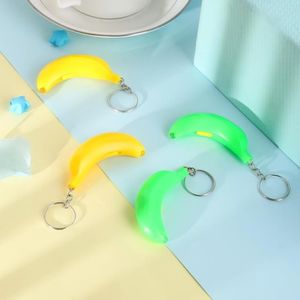 Party Gunst 6x2cm Mini LED Licht Zaklamp Bananen Key Rings Nieuwe creatie Safe Light Bag Telefoonauto hanger Keychain Xmas Toys Gifts SN4356