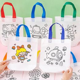 Favor de la fiesta 8pcs linda pintura de bolsas de graffiti bolsas no tejidas juguetes de artes de bricolaje para niños favores de cumpleaños regalos de jardín