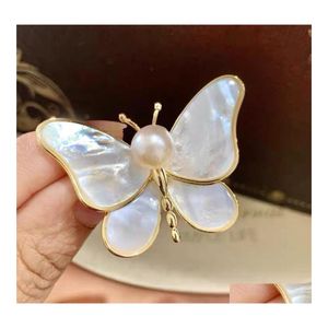 Party Favor Autumn and Winter Butterfly Broche Dames Geavanceerd Design Sweet Pearl Pin Kleding Accessoires Groothandel Drop Delivery H OTWNO