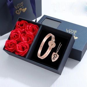 Boîte à roses en acier inoxydable, cadeau de fête, cadeau de noël, avec un ensemble de bracelets, serrure en cœur et collier à clés, cadeaux de la saint-valentin