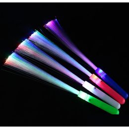 Party Favor Light Up Fibre Optique Rod Event Favorise Concerts Glowing Baguettes Magiques LED Clignotant Neon Wave Sticks Anniversaire Club Atmosphère Dhkns