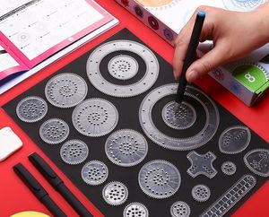 Party Favor Magic Drawing Ruler Art Set Geometric Template Spiral Flower Interlocking Gear Toy Graffiti Kit Bag Filler 10Set/Lot