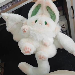 Feest voorstander van magische spirit Rabbit Plush Toy White Bat schattig Animal Creative Funny Plushie Gevulde kussens kussen zacht konijn kind meisje verjaardag cadeau 230510