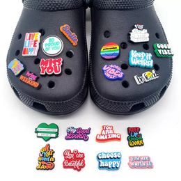 Party Favor PVC Cartoon Croc Charms Shoe Bloemdecoratie gespaccu accessoires verstoppen pins Charm Knoppen in voorraad Groothandel