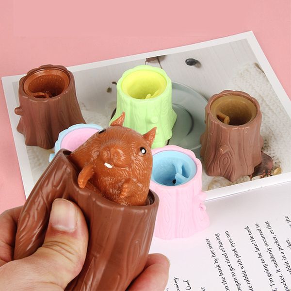 Party Favor Squeezing Squirrel Cup Jouets Décompression Fidget Toy Antistress Sensory Stress Reliever Cadeau pour enfants Adulte Pop Squishy