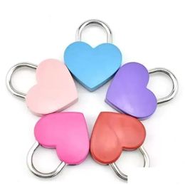 Cadeaux de fête Saint Valentin Cadeaux 7 couleurs en forme de coeur Serrure concentrique en métal Mitcolor Clé Cadenas Gym Toolkit Paquet Serrures de porte Dh6Aq