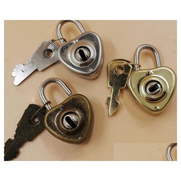 Favor de fiesta Vintage Forma de corazón Romántico Estilo antiguo Mini Archaize Candados Cerradura de llave con regalo del día de San Valentín Sn2426 Entrega de gota Dhatx
