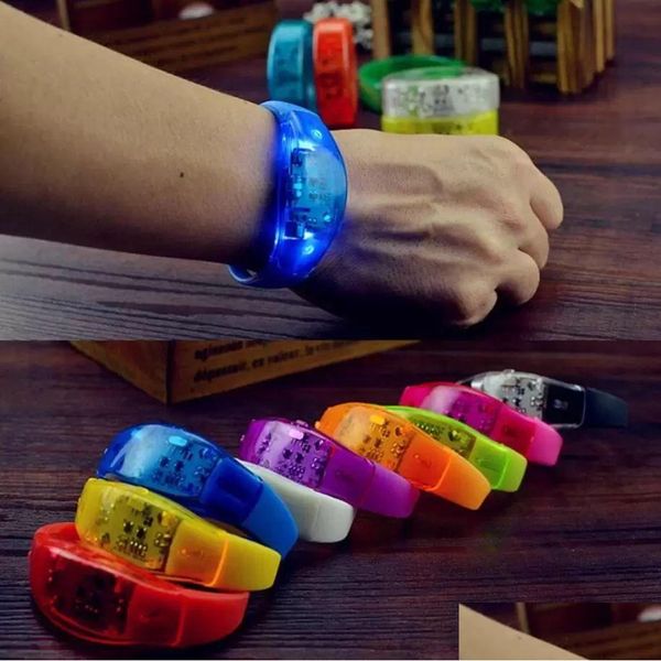 Party Favors Sile Son Contrôlé LED Bracelet Activé Glow Flash Bracelet Bracelet Cadeau De Mariage Halloween Noël 0418 D Dh0OL