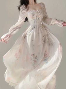 Robe de soirée à fleurs pour femmes 2023 mode française élégante à manches longues robe Midi Chic décontracté col carré robe en mousseline de soie