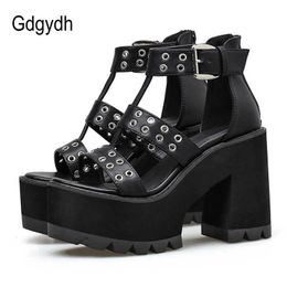 Fête Gdgydh Style Chaussures pour sexy rock Blakc Block Talon Plateforme Sandales Femmes Back Zipper Footwes Summer Gladiator T