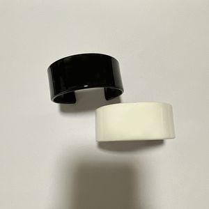 Cadeaux de fête mode bracelets de forage d'eau noir et blanc G chaîne à main accessoires de bracelet populaires dans les pays européens et américains