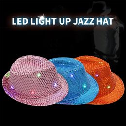 Chapeaux de fête Creative LED Clignotant Jazz Cap Adulte Hip Hop Danse Spectacle Chapeau À Paillettes Lueur Dans Le Noir Lumineux Fedora Costumes Accessoires De Scène 231124