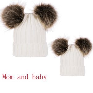 Feesthoeden Ontwerper Gebreide muts Ouder-kind Winter Warm Moeder Baby Muts Skimuts Hoofd Caps met capuchon voor dames Meisjes Kinderen met haarbal EEA560 Verkopend Hot