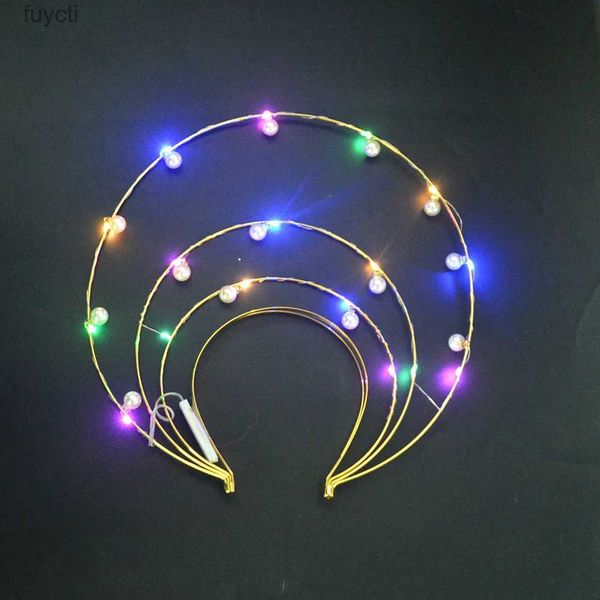 Partyhüte LED leuchten leuchtende Frauen Mädchen Perlenengel Braut Silbrig Gold Halo Stirnband Göttin Krone Fotoshooting Haarband Weihnachten YQ240120