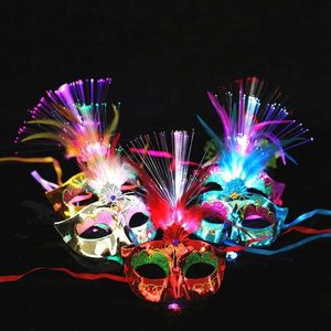 Feestmaskers 10 stks LED Gloed Flash Oplichten Veer Maskerades Venetiaanse Maskers Kostuums Verjaardag Bruiloft Kostuum Halloween Festival L230803