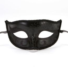 Masques de fête 50pcs masque d'Halloween demi-visage rétro mascarade peinture masques pour les yeux hommes carnaval bal vénitien mardi gras costume accessoire de fête 230327