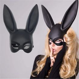 Masques de fête Adulte Sexy Lapin Noir Masque PVC Partie Demi Visage Cosplay Halloween Accessoires Blanc Noir Anime Accessoires pour Femmes et Hommes 231023