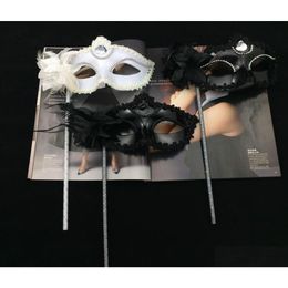 Masques de fête Noir Blanc sur Stick Y Eyeline Mascarade Mardi Gras Halloween Perles Eyeliner Côté Fleur Masques5305063 Drop Livraison Accueil Dhh49