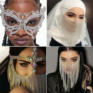 Masques de fête Charme Masques mousseux Femmes Strass Masque Femme Mascarade Danse Fête Banquet Halloween Masques Visage Accessoire Bijoux Q231007