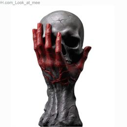 Feestmaskers Gothic Hand rustend op schedel Hars Beeldje Ornament Berserk Hand van God Ambachten Sculptuur voor Halloween Woondecoratie Q231007