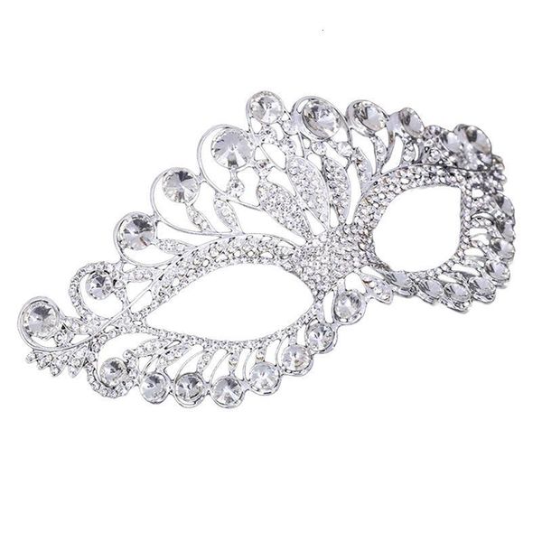 Masques de fête de luxe diamant masque mascarade décoration couronne alliage pour femmes décor accessoires fête cadeau 230904