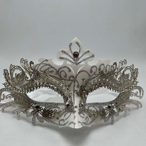 Masques de fête masque de boule de mascarade masque féminin métal tempérament de princesse sexy demi-masque pour la fête des enfants adultes 230327