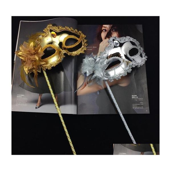 Máscaras de fiesta Máscara de mujer en palo Línea de ojos sexy Fiesta de disfraces veneciana Borde de encaje de lentejuelas Flor lateral Color dorado Sier