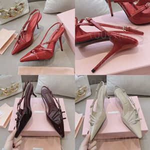 Fête pointues Points femmes High Heel Femme Shoes Dreigner Shoe Woman Femme Miui Pumps Mary Jane Triangle Buckle Patent Leather Lady High Heels Wedding Stiletto Shoe